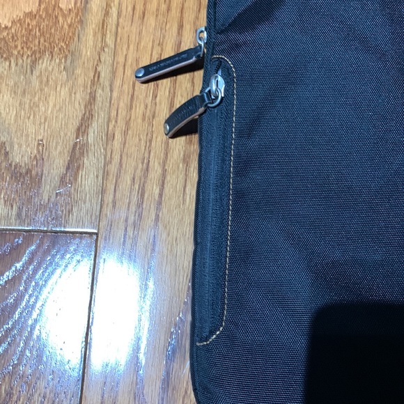 Brenthaven 15" Laptop Case - Picture 3 of 5